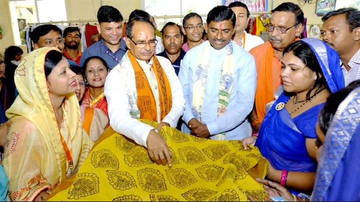 बाघ प्रिंट प्राकृतिक रंगों और हाथ की कारीगरी की अद्भुत कला  - मुख्यमंत्री श्री चौहान